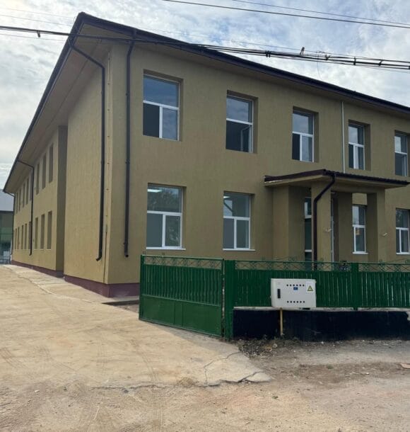 Scoala noua Adunatii Copaceni (1)